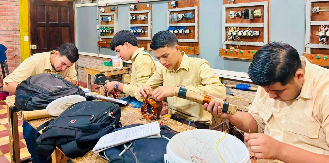 Técnico en Electricidad